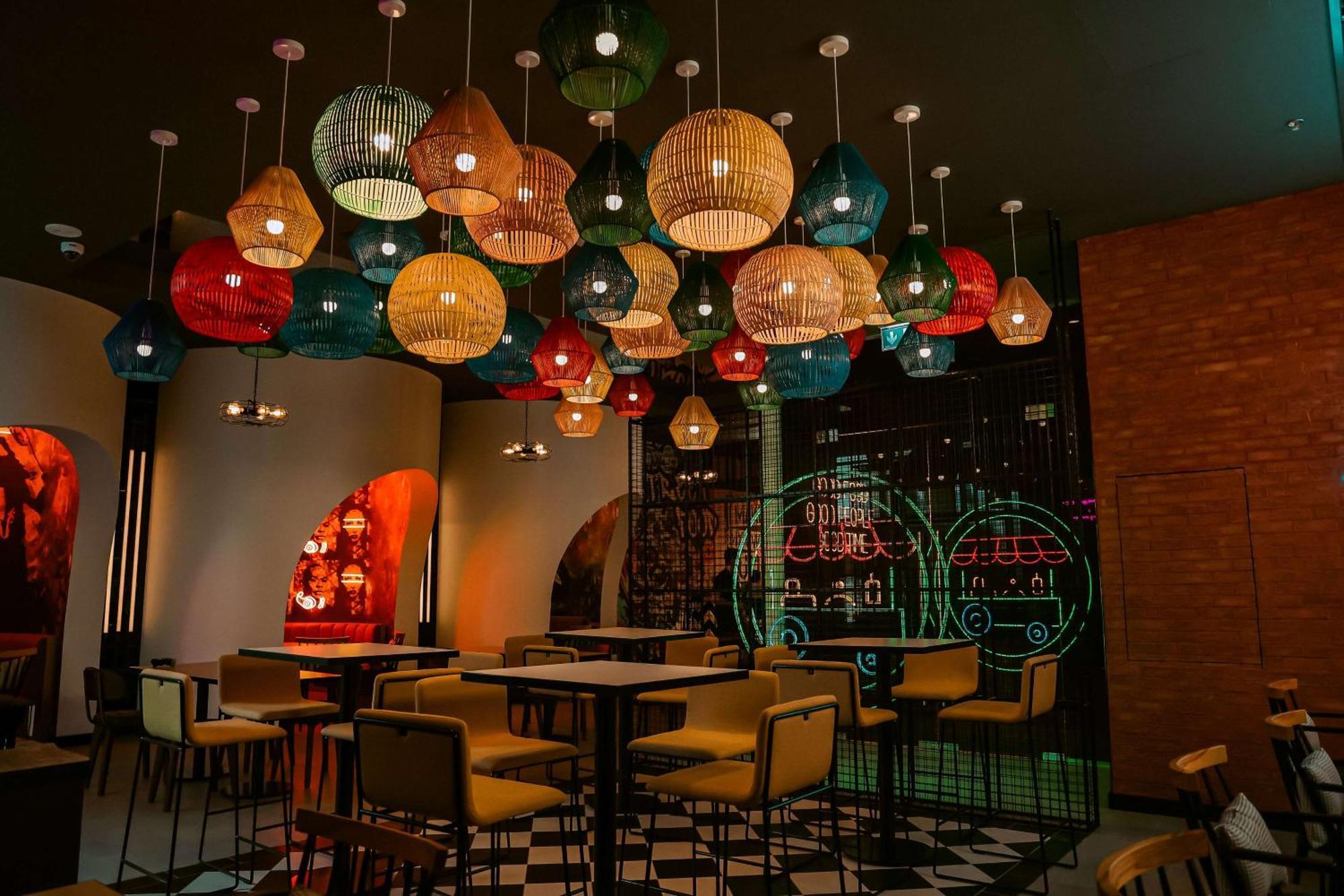 Doubletree By Hilton Fujairah City Εξωτερικό φωτογραφία Interior of a restaurant in the resort