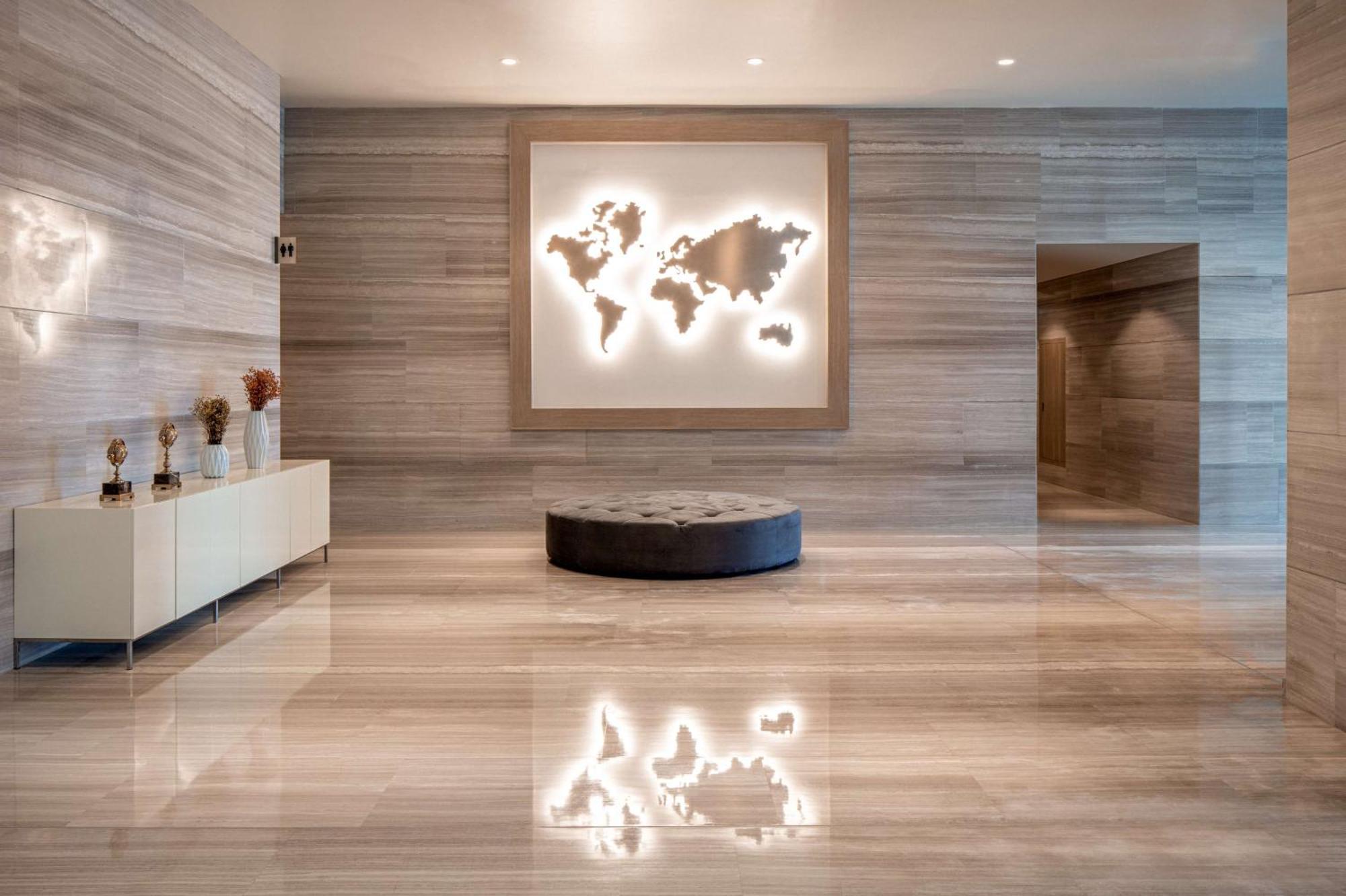 Doubletree By Hilton Fujairah City Εξωτερικό φωτογραφία Lobby