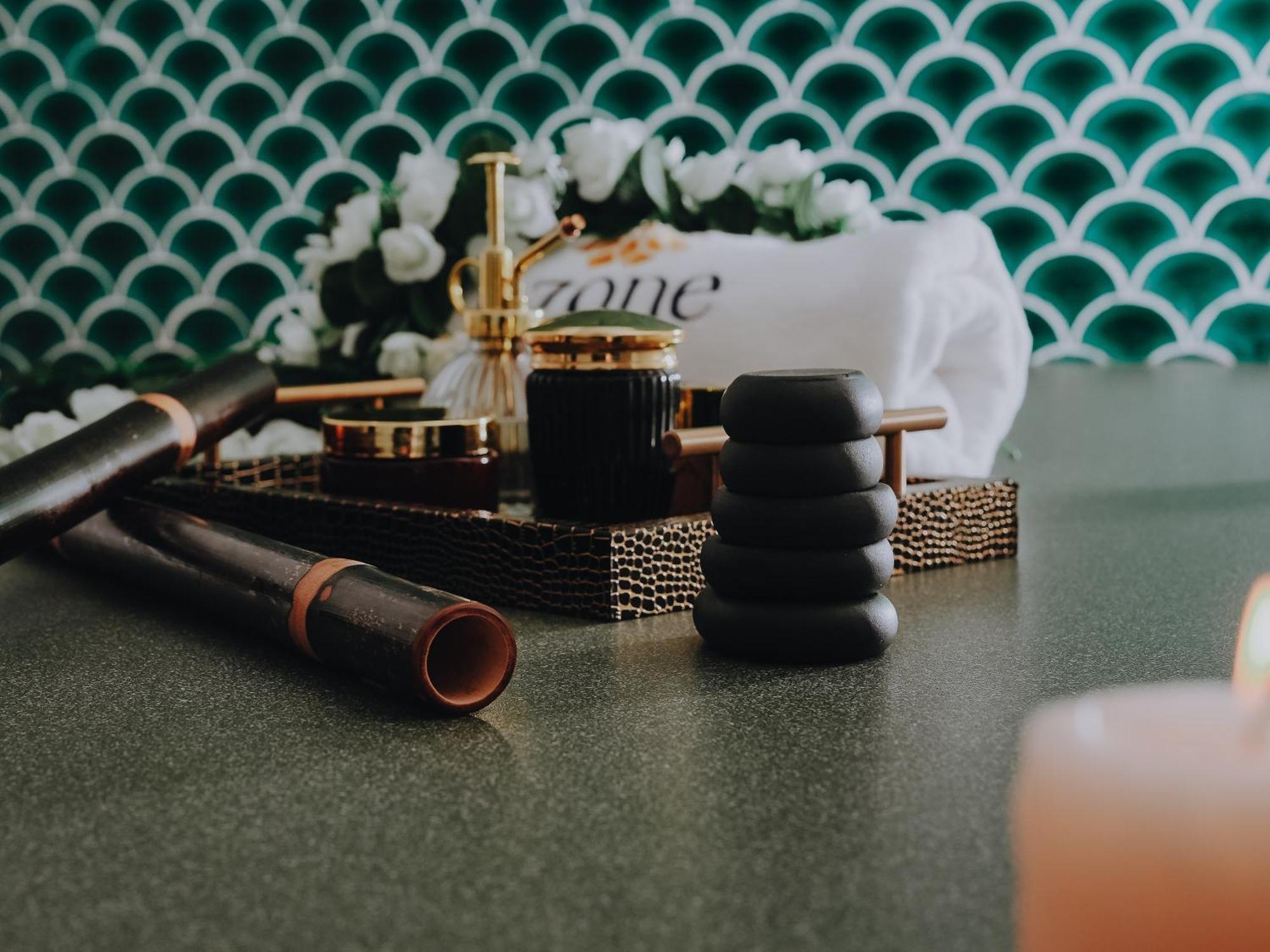 Doubletree By Hilton Fujairah City Εξωτερικό φωτογραφία A collection of makeup products